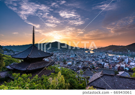 《Hiroshima Prefecture》 Onomichi's dawn and sunrise sky 66943061