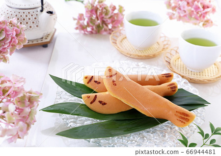Ayu sweets 66944481