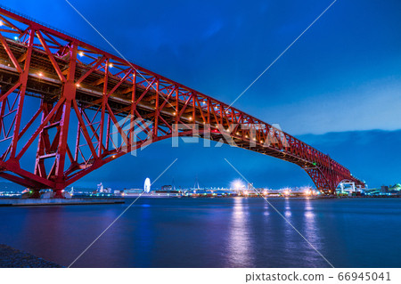 港大橋夜景日本最長的桁架橋 港大橋夜景日本最長的桁架橋 66945041