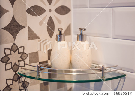 Spa Kit. Shampoo, Soap Bar And Liquid. Toiletries 66950517