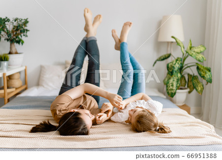 Happy loving family. 66951388