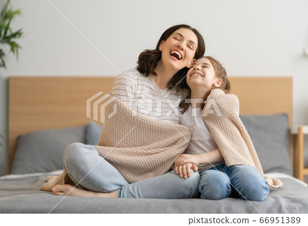 Happy loving family Happy loving family 66951389