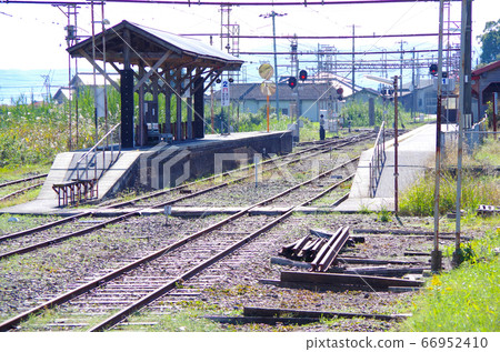 Scenery of Ichibataguchi Station with retro wooden home and switchback tracks ... Izumo City, Shimane Prefecture (sunny) Scenery of Ichibataguchi Station with retro wooden home and switchback tracks ... Izumo City, Shimane Prefecture (sunny) 66952410