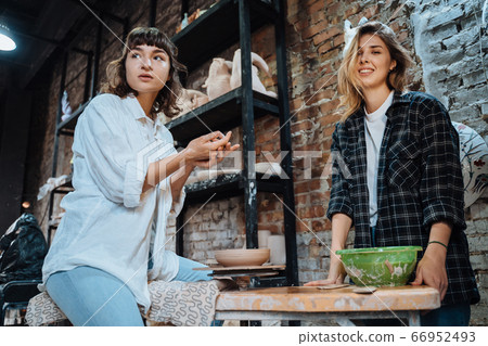 Making a handmade clay pot. Pottery lesson, hobby. 66952493