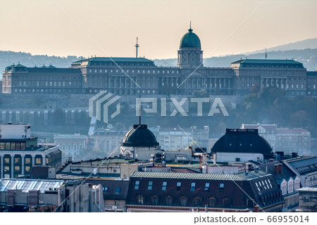 Morning view to Buda Castle and palace of the Hungarian kings in Budapest. 66955014