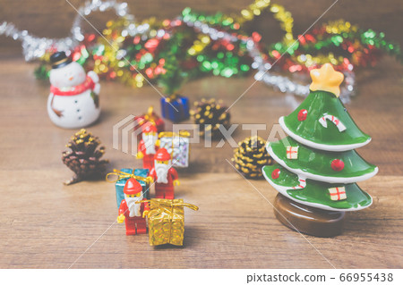 Lego Santa Claus minifigure with Christmas scene 66955438