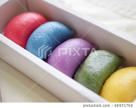 Korean traditional food, five-colored songpyeon Korean traditional food, five-colored songpyeon 66955768