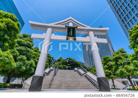 Tokyo cityscape in Japan, overlooking Hie Shrine Tokyo cityscape in Japan, overlooking Hie Shrine 66956726