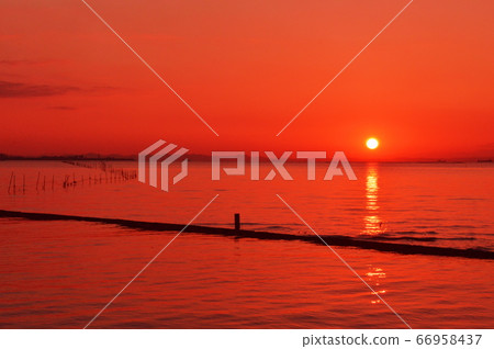 Sunset on the Egawa coast Kisarazu/Chiba 66958437