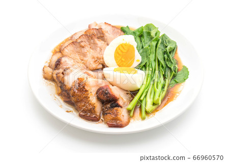 Stewed pork leg with egg and vegetable 66960570