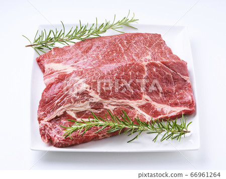 Aussie beef shoulder loin steak meat 66961264