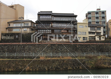 沿西河建造的石川金澤良三郎 66963019