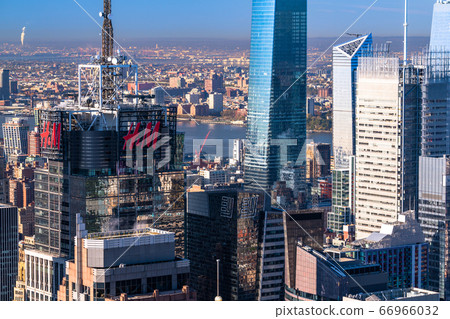 <<New York>> Manhattan skyscraper 66966032
