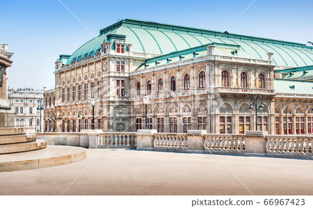 Beautiful view of famous Vienna State Opera in central Vienna, Austria Beautiful view of famous Vienna State Opera in central Vienna, Austria 66967423