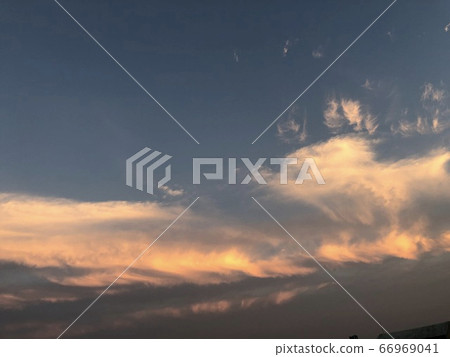 傍晚的天空 傍晚的天空 66969041