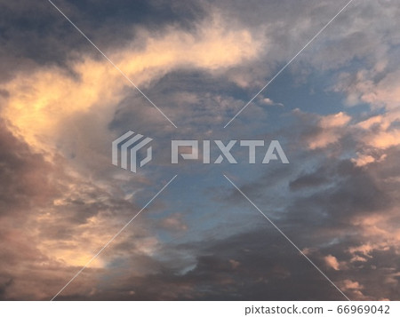 傍晚的天空 傍晚的天空 66969042