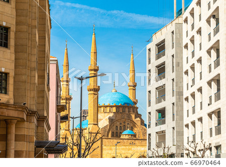 Mohammad Al-Amin Mosque and modern buildings in 66970464