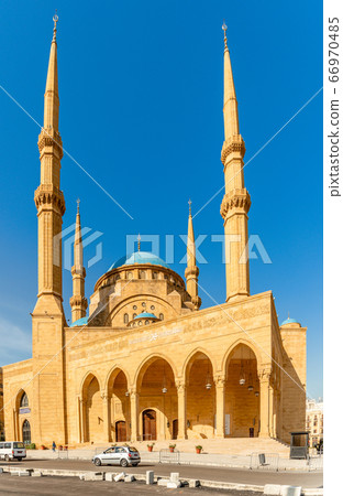 Mohammad Al-Amin Mosque with four minarets in the Mohammad Al-Amin Mosque with four minarets in the 66970485