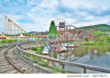 [Lake Tojo Toy Kingdom] Kuroya, Kato City, Hyogo Prefecture 66970673