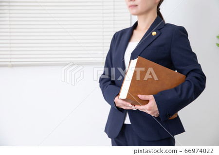 女律師 66974022