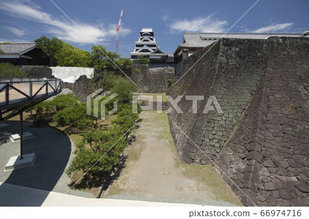 熊本城南側的兩個石牆和城樓 66974716