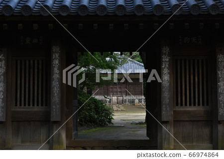 Philosophy Hall (Four Cathedrals from Tetsurimon) 66974864