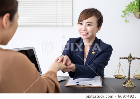 female lawyer 66974923