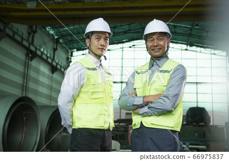 Business,men,meeting 66975837