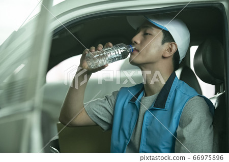 Business,men,delivery 66975896