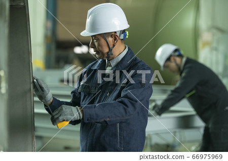 Business,men,safety 66975969