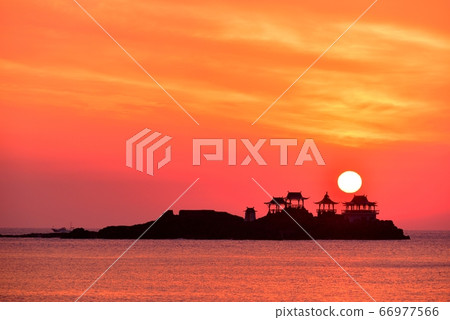 Higashima Island and Ryugu Castle from Hiyoriyama Coast 66977566