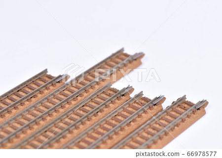 Model of multiple tracks Model of multiple tracks 66978577