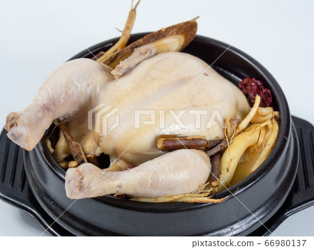 朝鮮語：Samgyetang。夏季康復 66980137