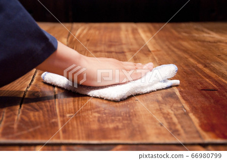 Women's wiping table 66980799