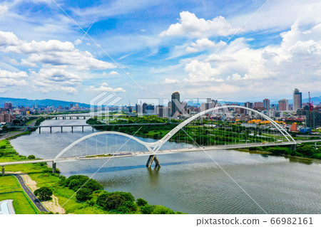 Crescent Bridge, New Taipei City, Taiwan Crescent Bridge, New Taipei City, Taiwan 66982161