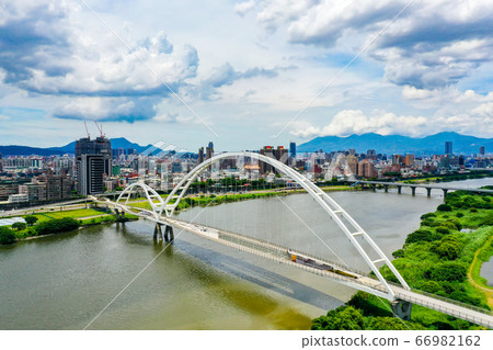 Crescent Bridge, New Taipei City, Taiwan Crescent Bridge, New Taipei City, Taiwan 66982162