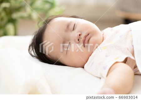 Baby nap Baby nap 66983014