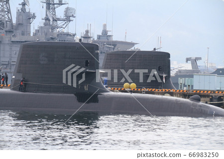 Soryu-type submarine moored (Hiroshima Maritime Self-Defense Force Kure Base) Soryu-type submarine moored (Hiroshima Maritime Self-Defense Force Kure Base) 66983250