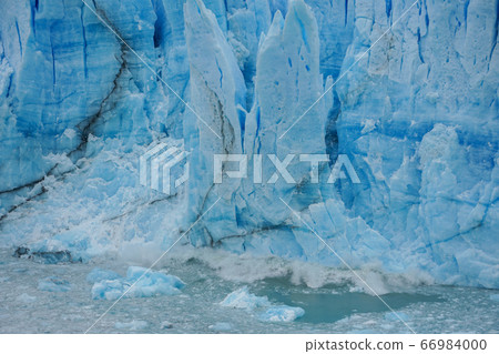 佩里托莫雷諾冰川下降 66984000
