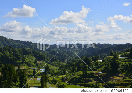Mountain village scenery 1 66986523