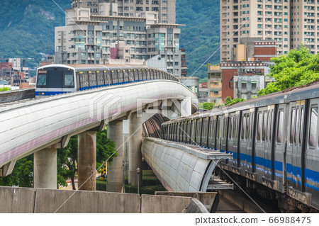 Metro Red line (from Tamsui to Xinyi) in Taipei, Metro Red line (from Tamsui to Xinyi) in Taipei, 66988475