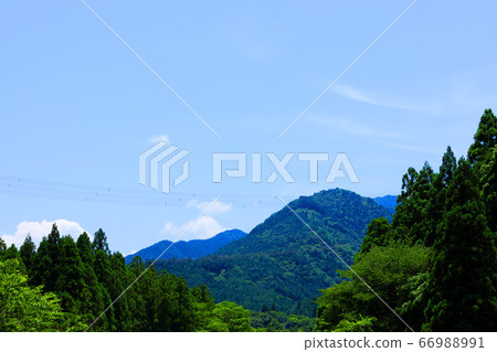 Higashi-Omi City, Shiga Prefecture, Landscape of Eigenji Temple, Mountains and Summer Sky [June] 66988991