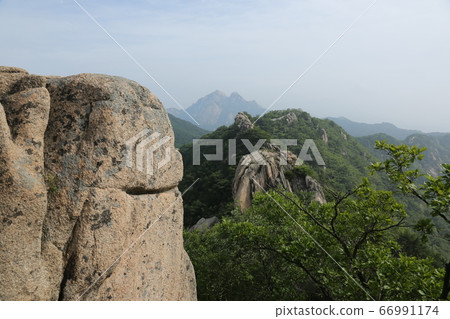 北漢山、國立公園、寶賢峰 北漢山、國立公園、寶賢峰 66991174