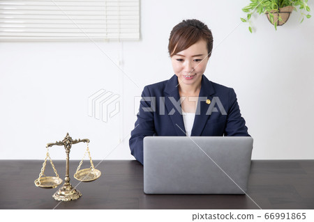 亞裔女律師(網絡諮詢/免費諮詢) 亞裔女律師(網絡諮詢/免費諮詢) 66991865