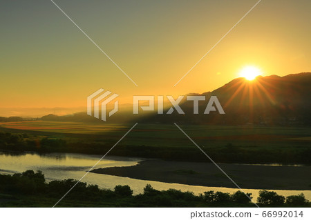 Mt. Inayama at dawn 66992014
