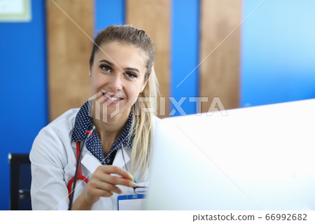 Doctor waiting for patient Doctor waiting for patient 66992682