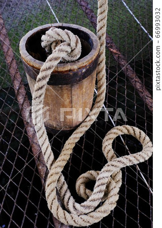 A fishing bottle 66993032