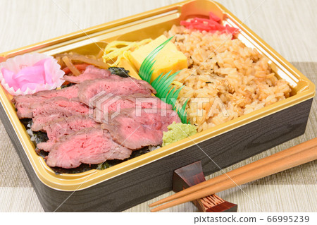 Delicious steak lunch box Delicious steak lunch box 66995239