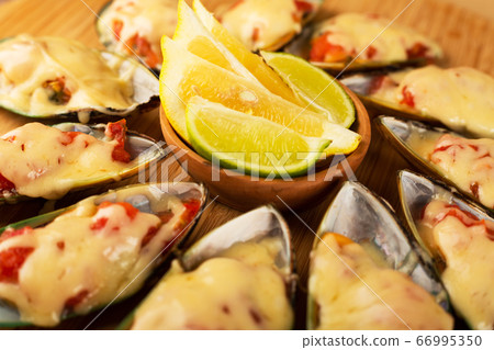 Baked greenshell mussels Baked greenshell mussels 66995350