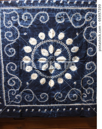 艾曾古芝 66997899